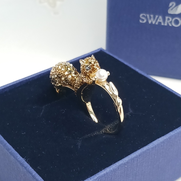 Swarovski Double Ring March Squirrel Motif Ring